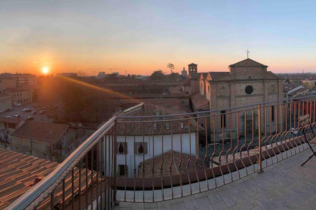 Mansarda Con Vista In Centro A Piacenza Appartement Buitenkant foto