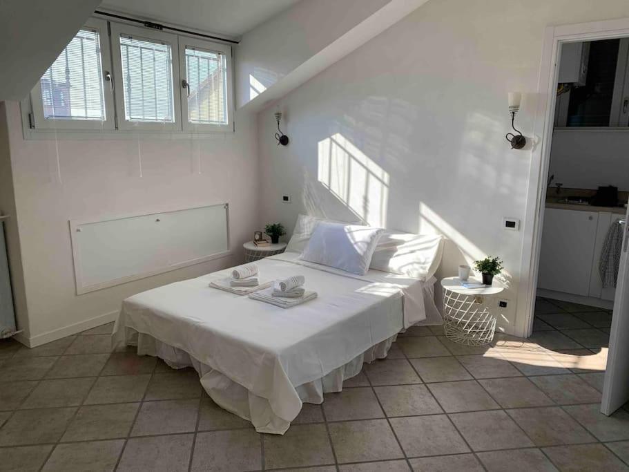 Mansarda Con Vista In Centro A Piacenza Appartement Buitenkant foto